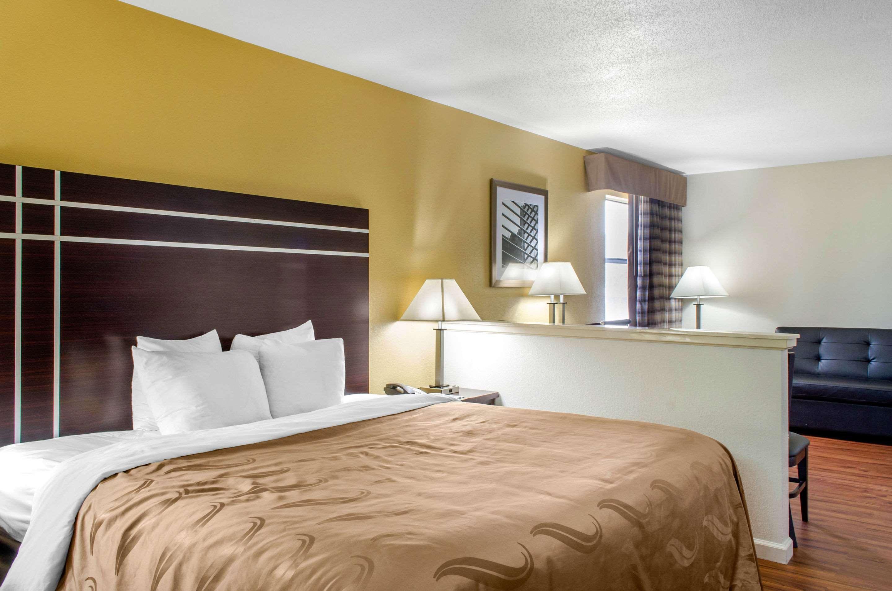 Quality Inn McComb Exterior photo
