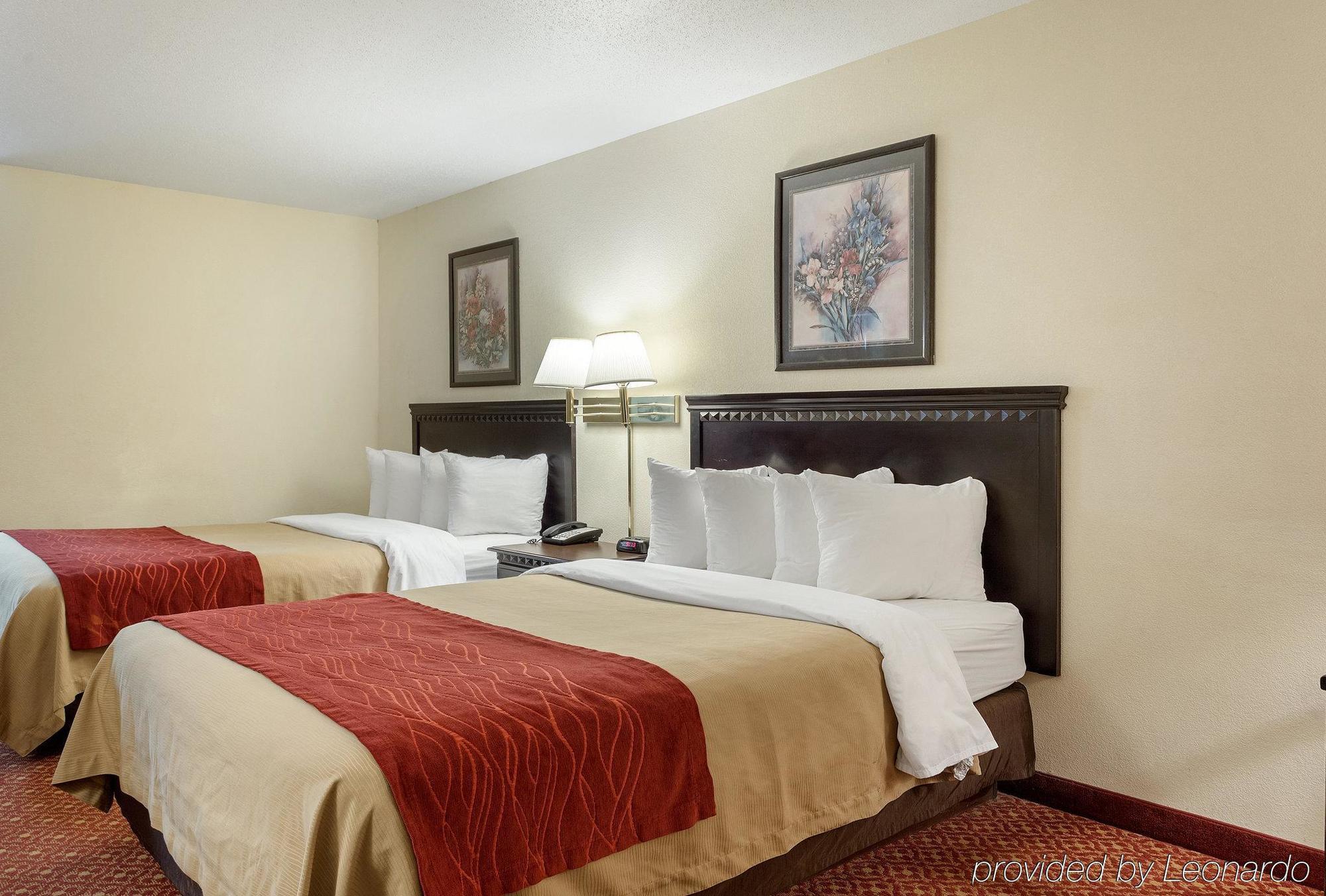 Quality Inn McComb Exterior photo