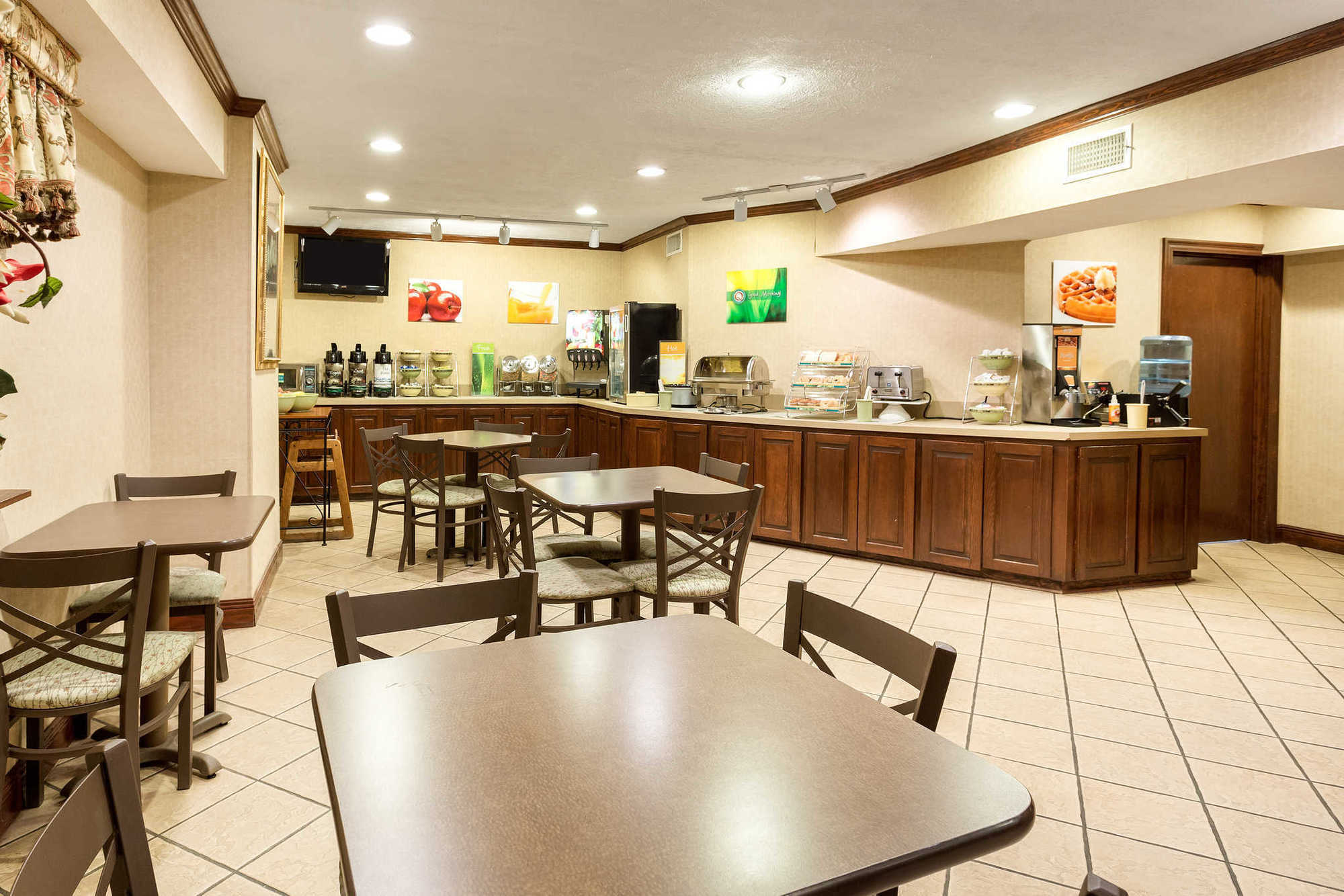 Quality Inn McComb Facilities photo