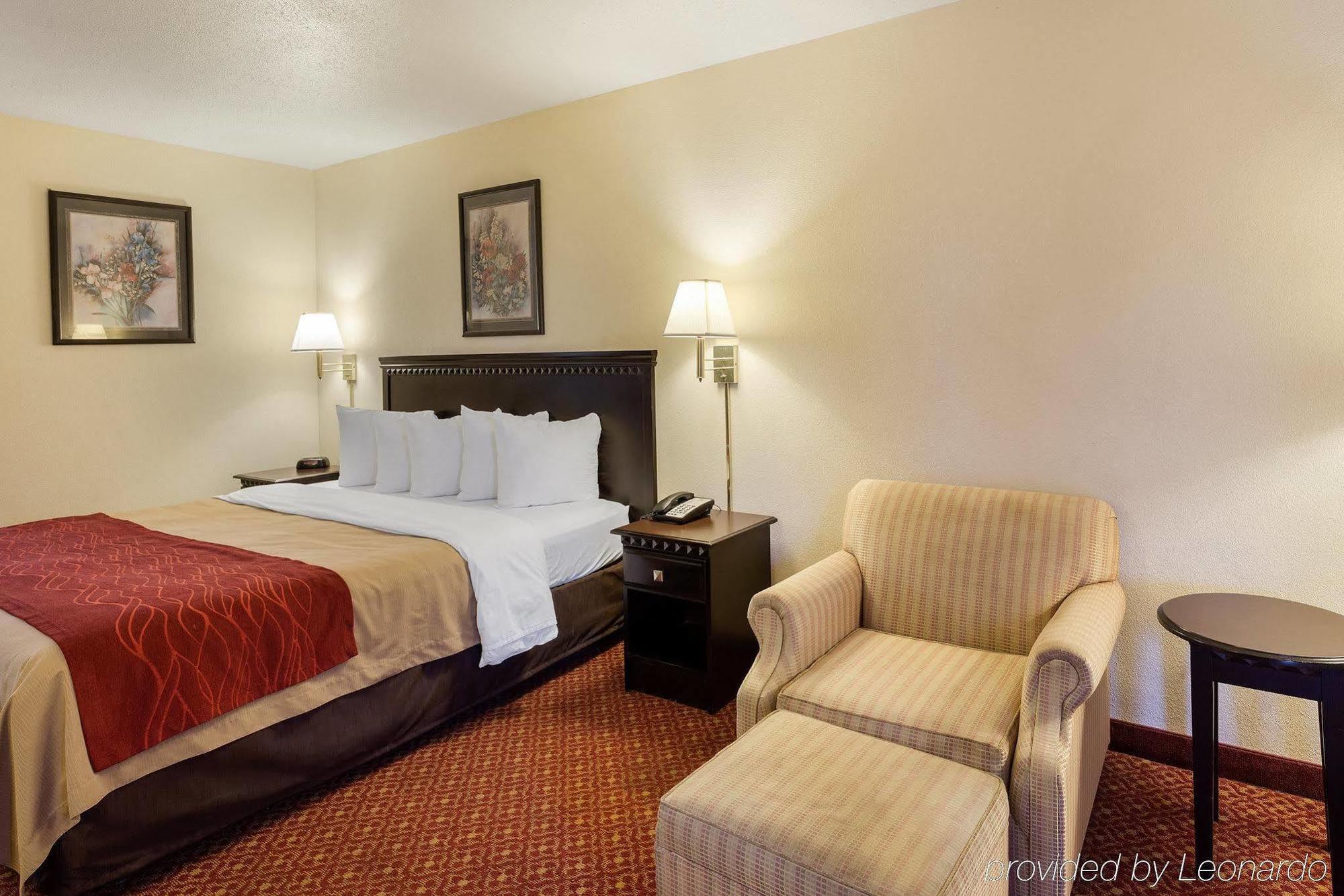 Quality Inn McComb Exterior photo